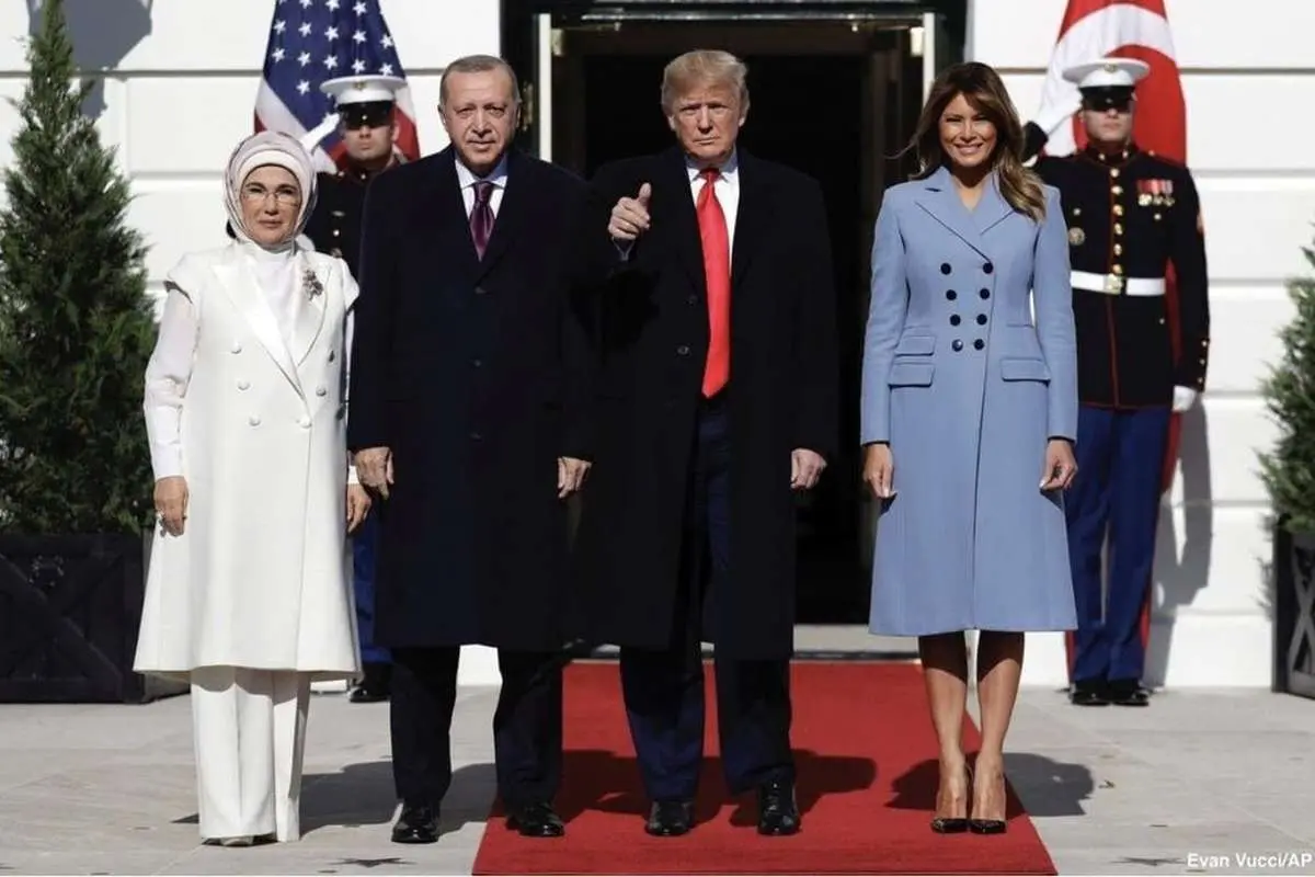 (عکس) پوشش همسران ترامپ و اردوغان در کاخ سفید