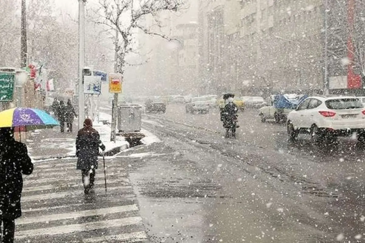 کاهش ۱۰ درجه‌ای دما و ادامه بارش‌ها در برخی مناطق کشور