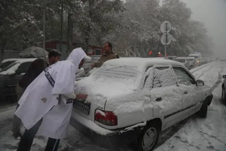 تردد خودرو‌ها در برخی معابر شمالی تهران امکانپذیر نیست