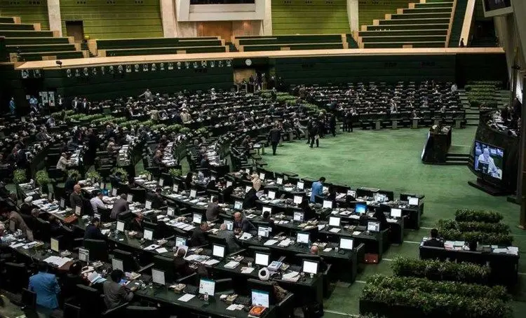 واکنش مجلس به گرانی بنزین؛ طرح دوفوریتی برای توقف افزایش قیمت بنزین