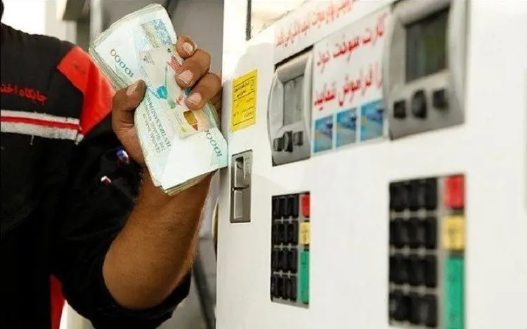کیهان: اصل افزایش قیمت بنزین در شرایط کنونی لازم بود