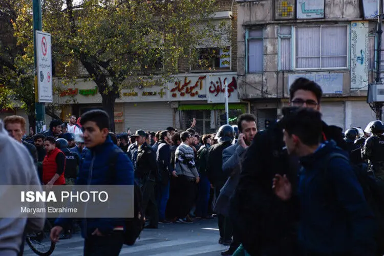 گزارشی از ناآرامی‌ها در شهرهای مختلف در پی گرانی بنزین