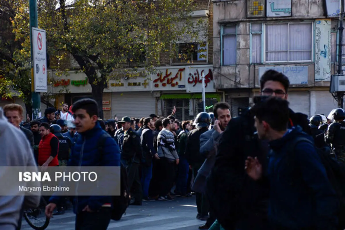 گزارشی از ناآرامی‌ها در شهرهای مختلف در پی گرانی بنزین