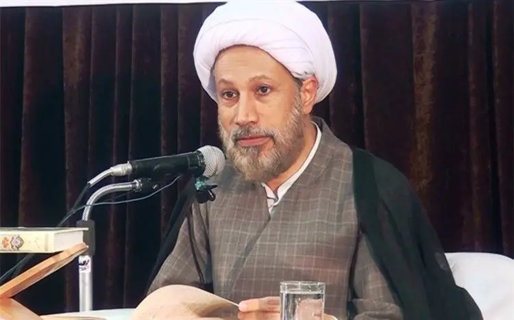 امام جمعه شیراز: رضاخان نتوانست عمامه از سر آخوند بردارد، شما چگونه می‌گویید آخوند باید برود؟