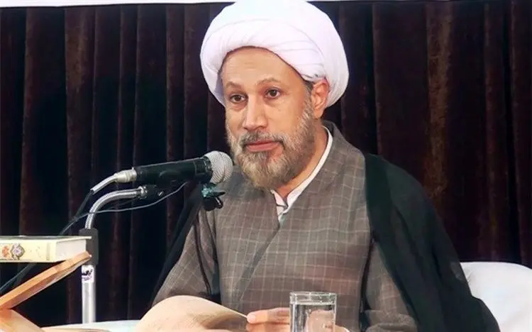 امام جمعه شیراز: رضاخان نتوانست عمامه از سر آخوند بردارد، شما چگونه می‌گویید آخوند باید برود؟
