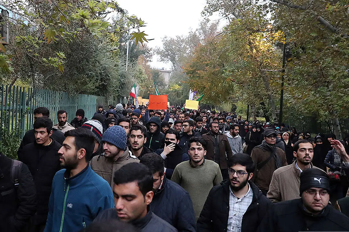 (تصاویر) تجمع دانشجویان بسیجی تهران در محکومیت آشوبهای اخیر