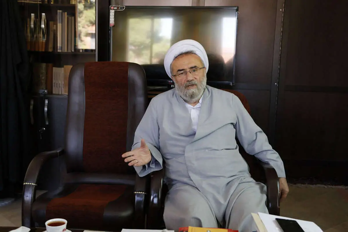 انتقاد روزنامه جمهوری اسلامی از شیوه اصلاح قیمت بنزین