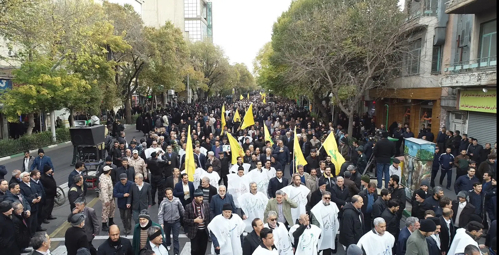 (تصاویر) تبریزی‌ها کفن پوش به خیابان‌ آمدند