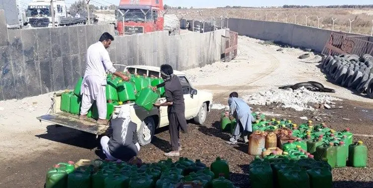 (جدول) سود ۵ تا ۱۵ هزار تومانی قاچاق هر لیتر بنزین به همسایگان
