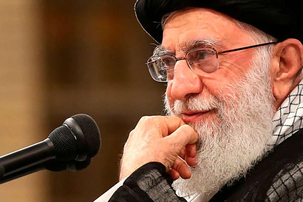 رهبر انقلاب: کارهای چند روز اخیر مردمی نبود/ دشمن را عقب زدیم