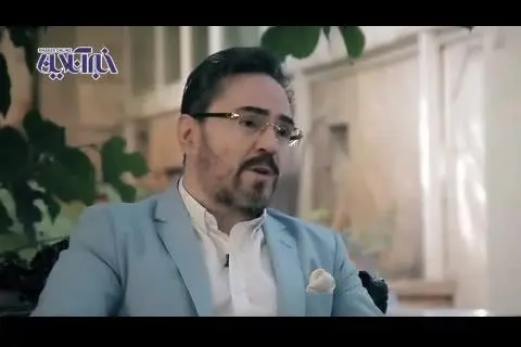 (ویدیو) خواننده‌ای که به خاطر شباهت صدایش به داریوش اقبالی ممنوع‌الکار شد
