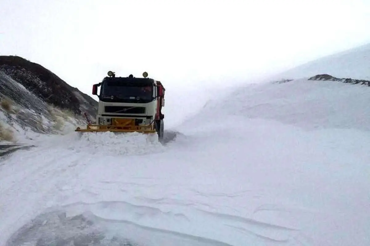 سمنان امشب یخ می‌زند؛ بارش نیم متری برف