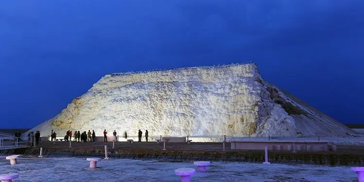 سفر به آبشار نمک خور؛ یلدای نمکین در دل طبیعت بکر