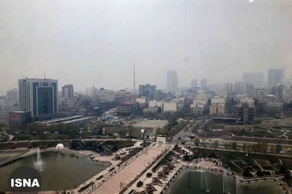 (عکس) آلودگی هوای تهران از نمای ساختمان استانداری