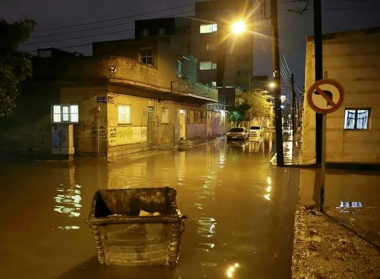 اهواز را آبِ باران برد، تهران را سربِ دود