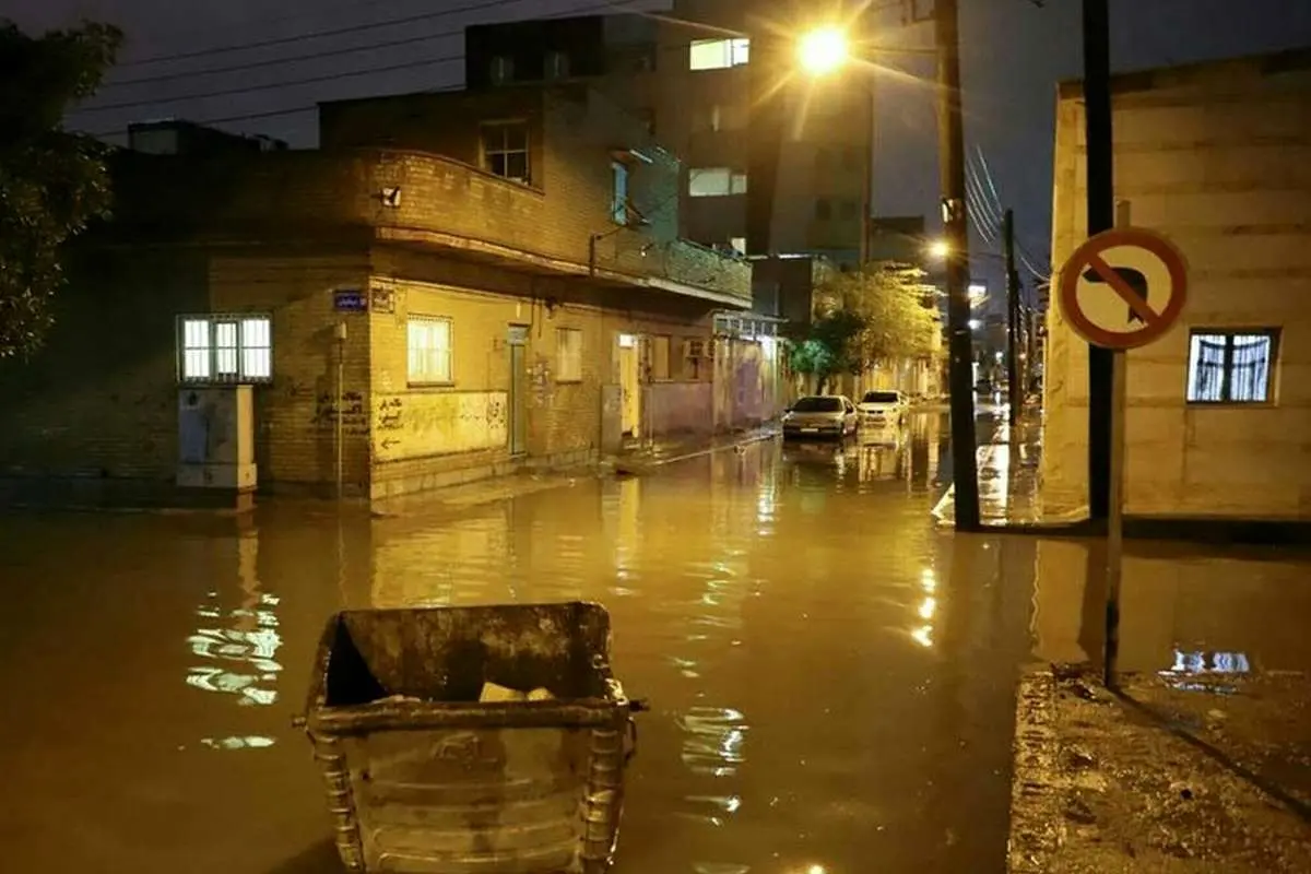 اهواز را آبِ باران برد، تهران را سربِ دود