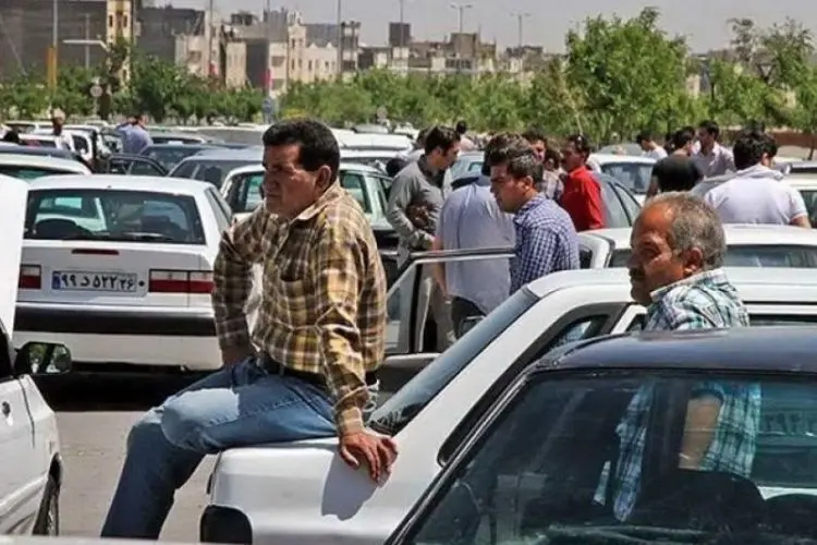 قیمت روز خودرو چهارشنبه ۲۷ آذر؛ نوسان قیمت پراید روی مرز ۵۰ میلیون تومان