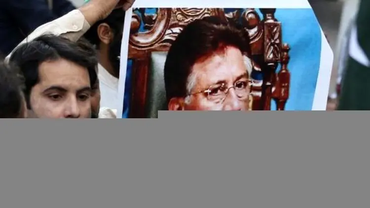 بند عجیب حکم پرویز مشرف؛ "کشیدن در خیابان و آویزان کردن"