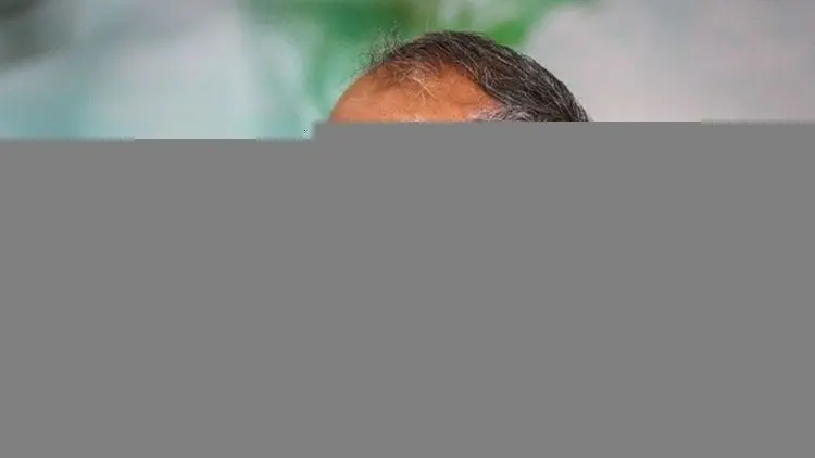 صادق زیباکلام: دچار نوعی فلج فکری شده‌ام