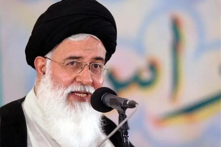 علم الهدی: اگر با رهبری همراه نشویم، سقوط می‌کنیم