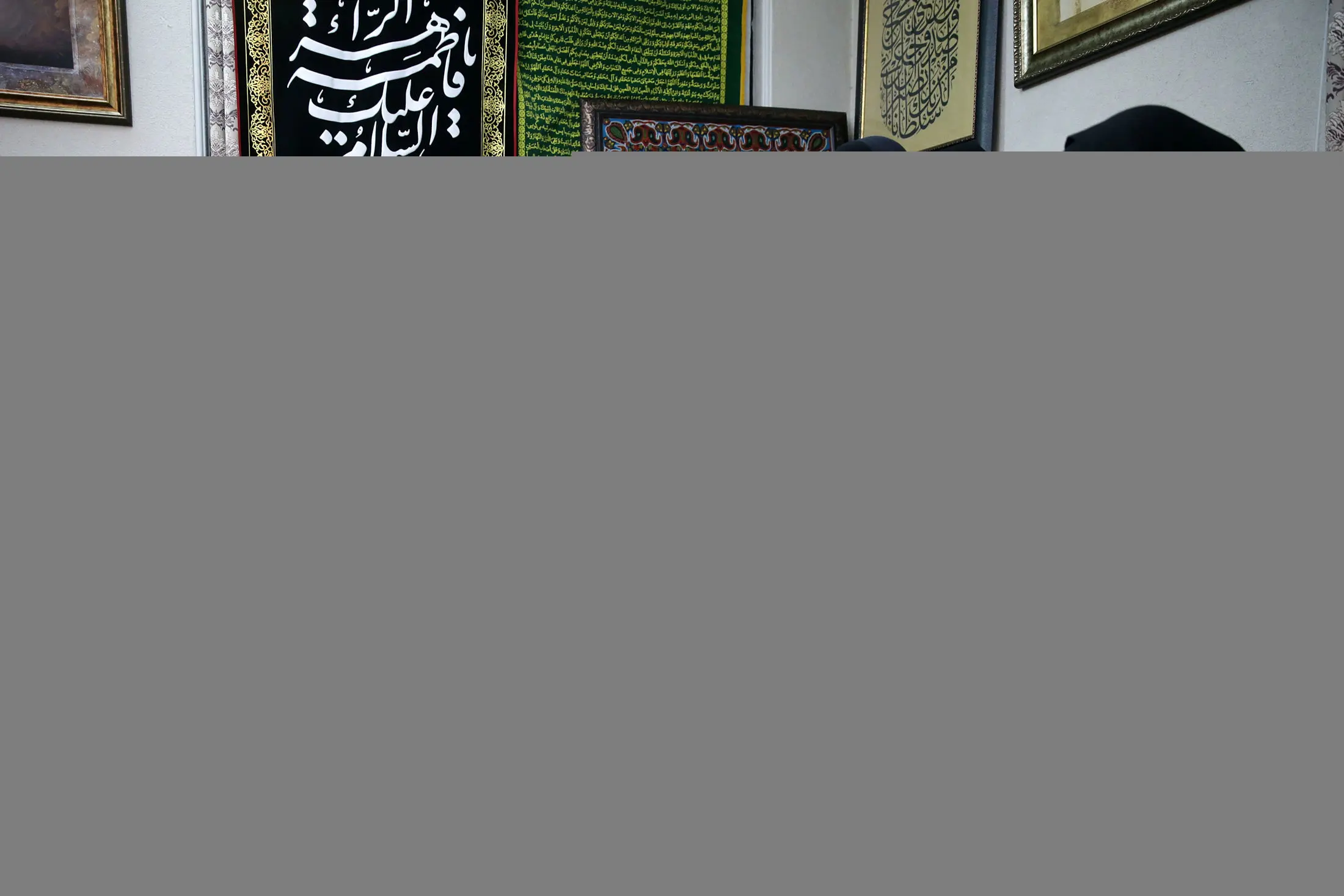 (تصاویر) حضور رهبر انقلاب در منزل سردار شهید قاسم سلیمانی