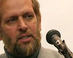"در ستاد احمدی نژاد چه می گذرد؟"