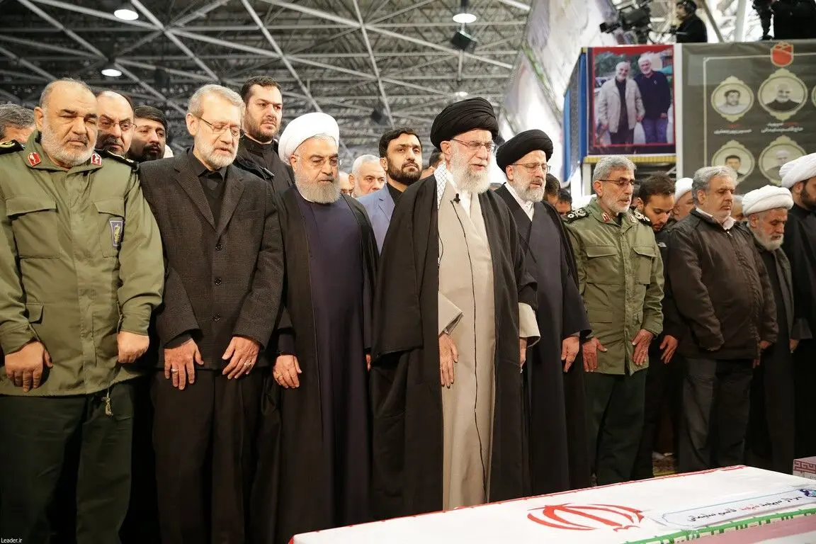 (تصاویر) تشییع و اقامه نماز بر پیکر سردار سلیمانی