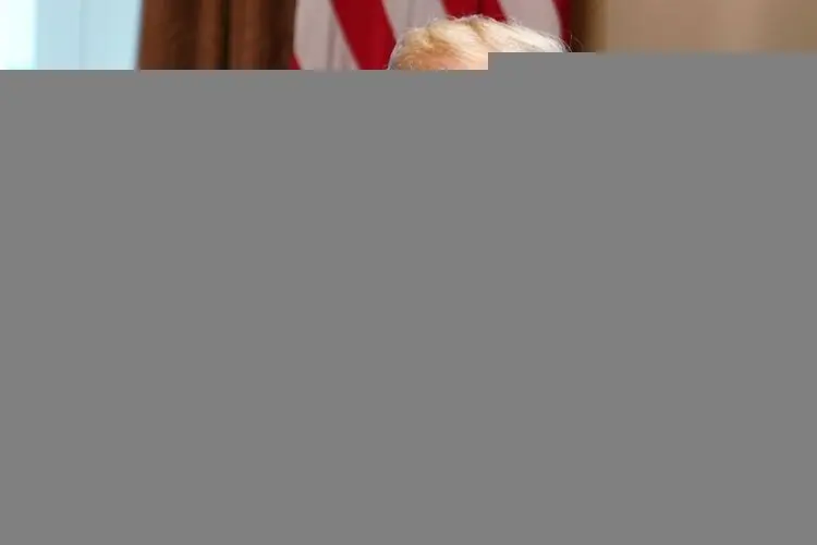 ترامپ از تهدیدش علیه اماکن فرهنگی ایران دفاع کرد