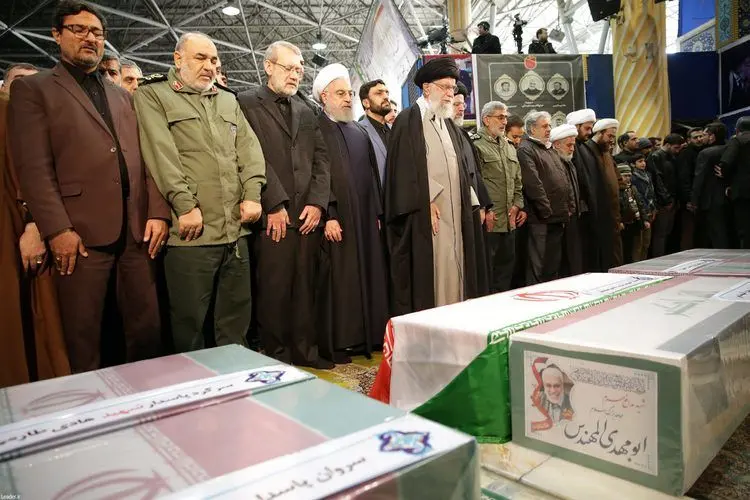 عبارتی که رهبر انقلاب ۳ بار در نماز بر پیکر سردار سلیمانی تکرار کردند