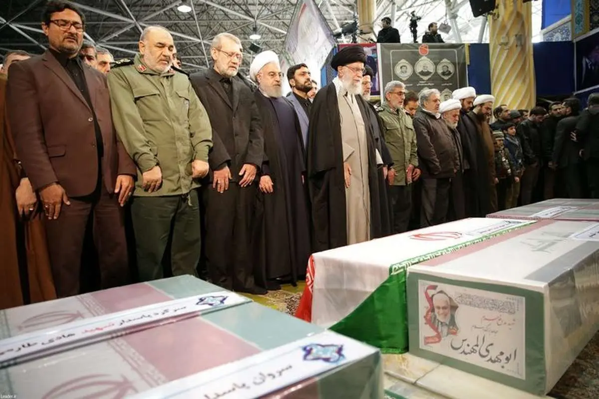 عبارتی که رهبر انقلاب ۳ بار در نماز بر پیکر سردار سلیمانی تکرار کردند