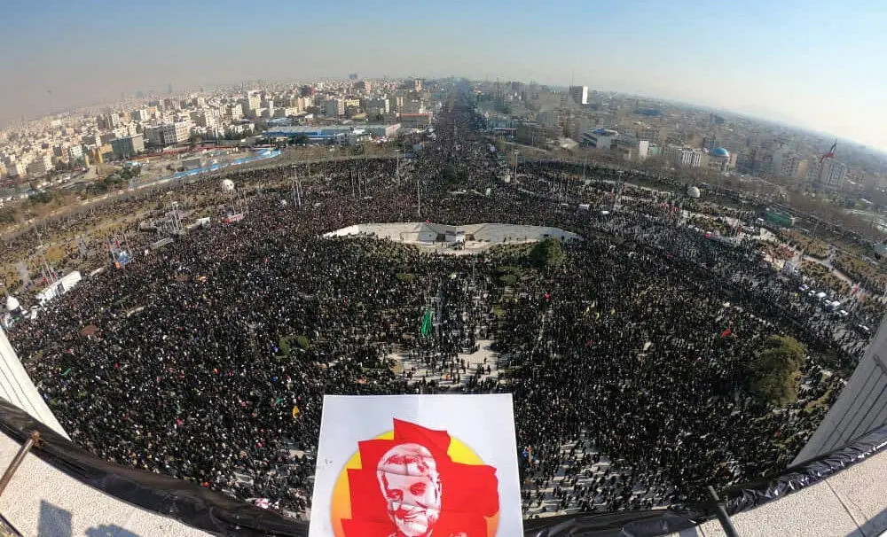 (تصاویر)  حماسه بی نظیر ملت از نمای برج آزادی