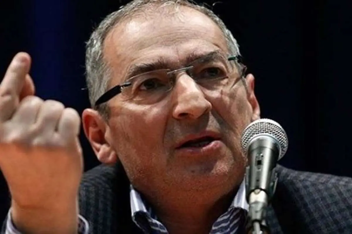 کیهان: زیباکلام نمیداند با روحانی و خودش چند چند است!