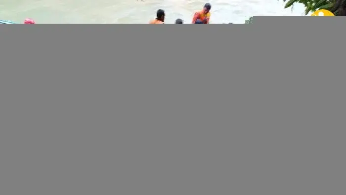 (تصاویر) سقوط مرگبار اتوبوس به دره در اندونزی