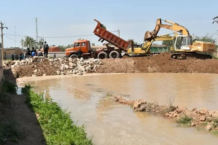 (عکس) مرگ تلخ راننده جرثقیل هنگام دفع آبگرفتگی در اهواز