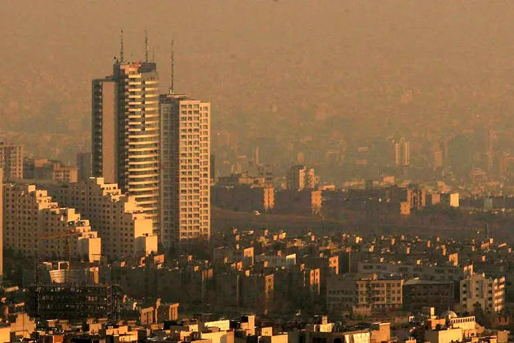 هوای تهران همچنان آلوده؛ مدارس روز شنبه ۷ دی ماه ۹۸ تعطیل نیست
