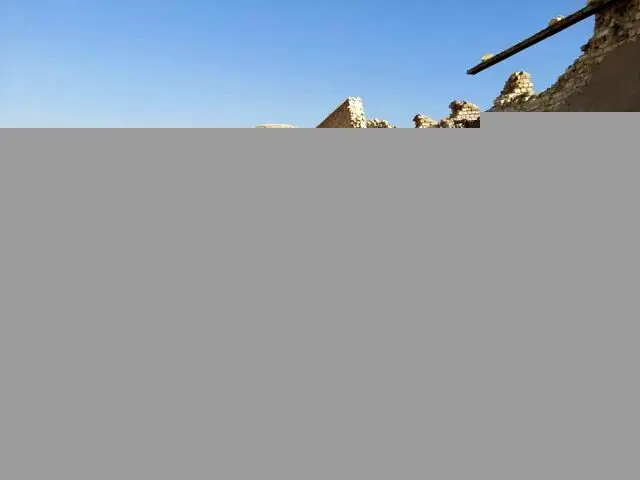 (تصاویر) زلزله بوشهر، قلعه کلات را مجروح کرد