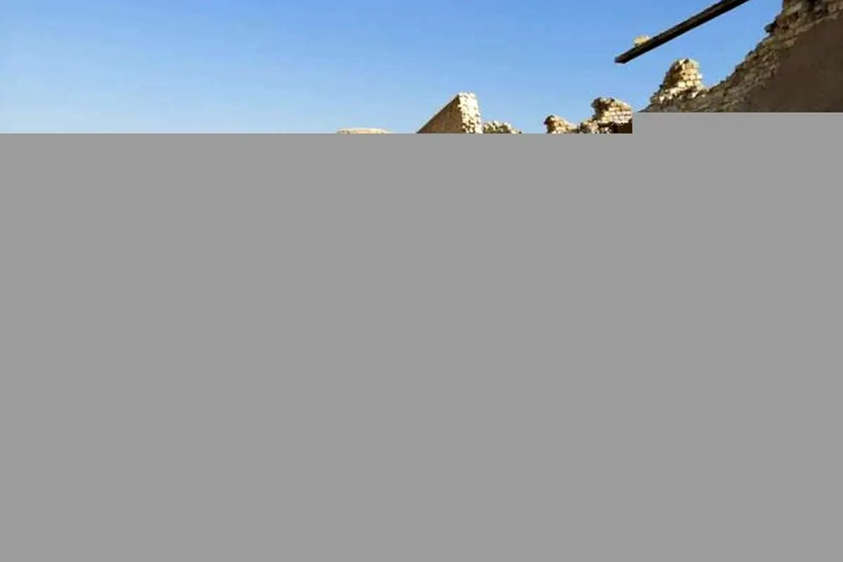 (تصاویر) زلزله بوشهر، قلعه کلات را مجروح کرد
