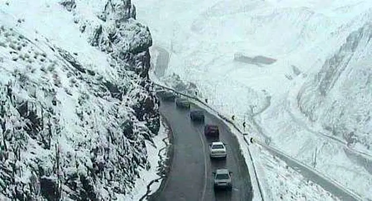 برف و باران در جاده‌های چهار استان کشور