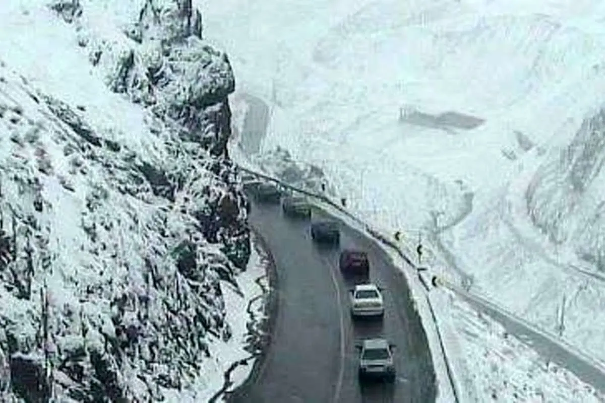 برف و باران در جادههای چهار استان کشور
