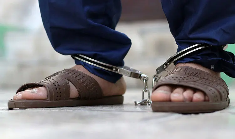 زندگی تلخ مردی که ناپدری خود را کشت