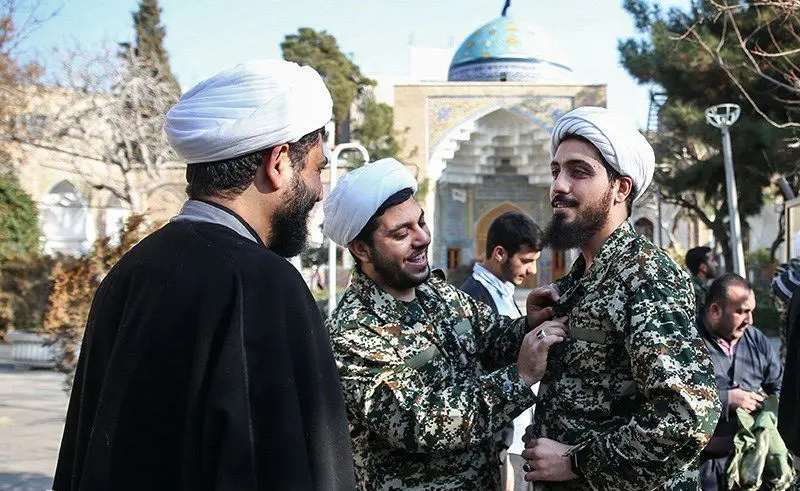 (تصاویر) عزاداری طلاب حوزه علمیه با یونیفرم نظامی