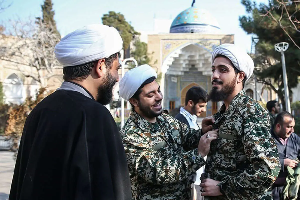 (تصاویر) عزاداری طلاب حوزه علمیه با یونیفرم نظامی