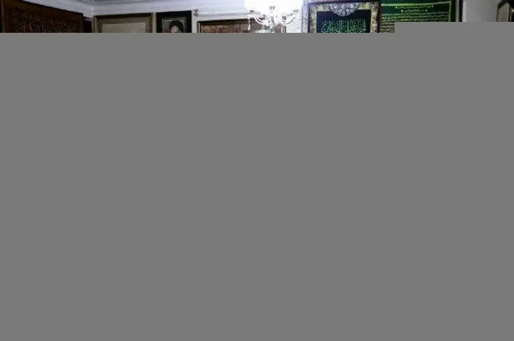 (عکس) حضور عمار حکیم در منزل سردار شهید سلیمانی