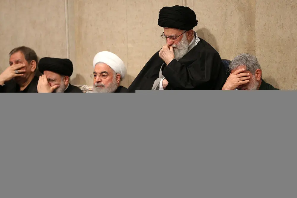 (عکس) سردار قاآنی در کنار رهبر انقلاب در مراسم بزرگداشت شهید سلیمانی