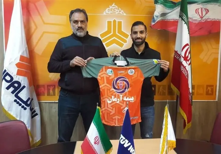 هافبک شاهین، سایپایی شد