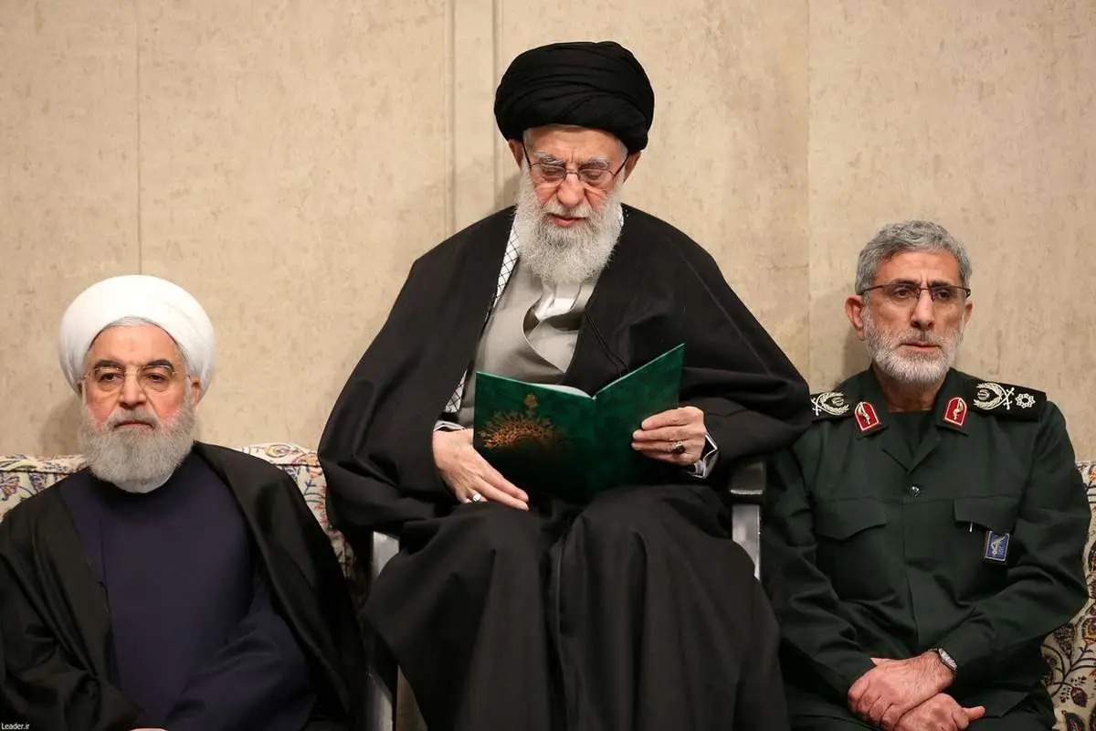 (تصاویر) مراسم بزرگداشت سردار سلیمانی و همرزمانش با حضور رهبر انقلاب