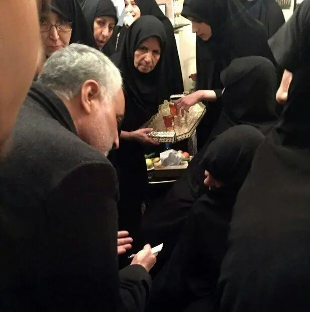 (تصویر) انگشتری که سردار سلیمانی به آیت‌الله هاشمی هدیه داد