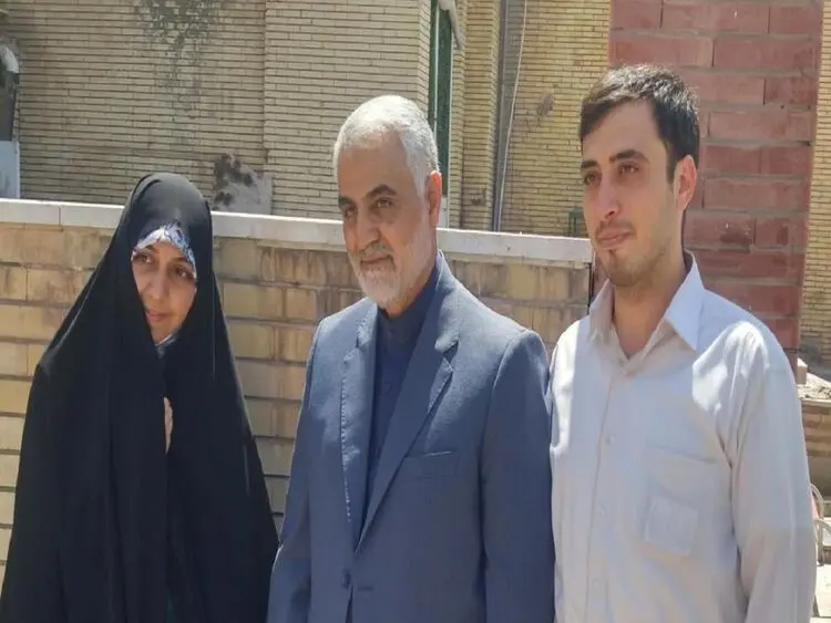 (تصویر) زوج جان‌باخته هواپیمای اوکراینی در کنار سردار سلیمانی
