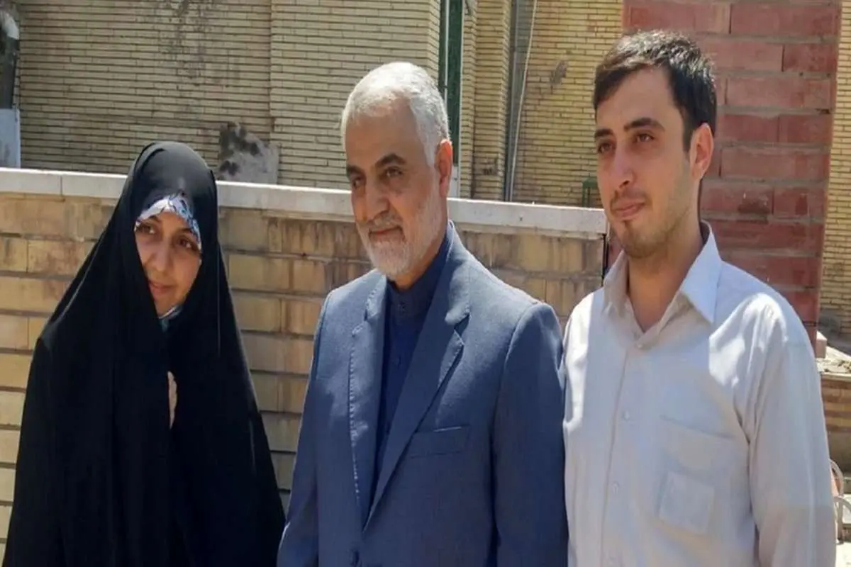 (تصویر) زوج جانباخته هواپیمای اوکراینی در کنار سردار سلیمانی