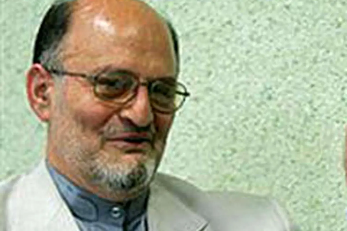 تخریب چهره های برجسته نظام اهانت به رهبری است